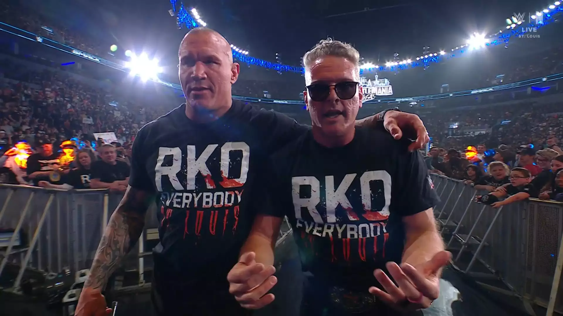 Заметки по добавлению Пэта Макафи в сюжет Рэнди Ортона и Коди Роудса; Пэт Макафи сделал громкое заявление