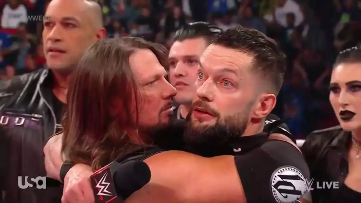 Финн Балор рассказал, как узнал о решении ЭйДжей Стайлза закончить карьеру