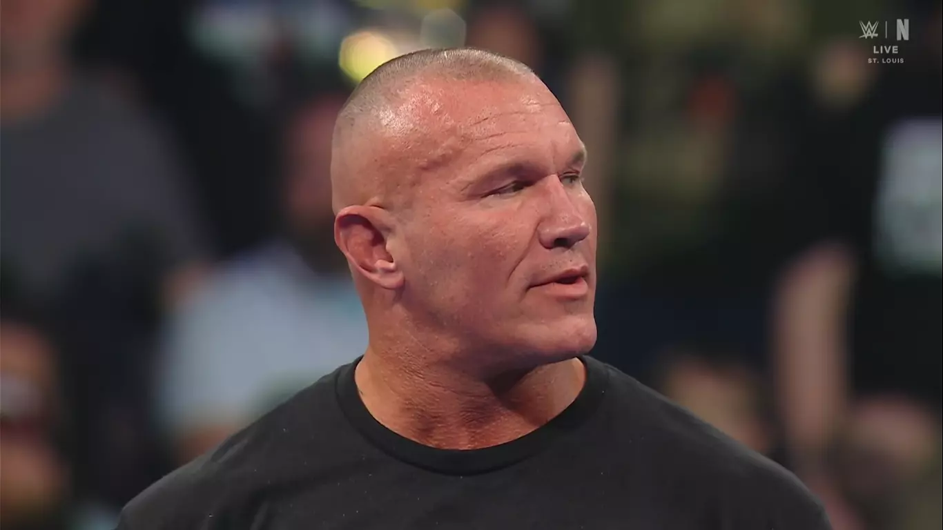 Рэнди Ортон привёл с собой неожиданного человека на SmackDown в Сент-Луисе