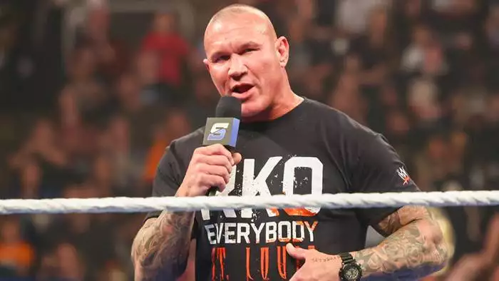 Рэнди Ортон на SmackDown в Сент-Луисе раскрыл своего таинственного собеседника