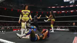 Чем закончился матч за женские командные чемпионства на Raw ...