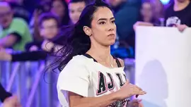 ЭйДжей Ли будет защищать Интерконтинентальное чемпионство же...