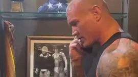 Рэнди Ортон тизерит появление таинственного собеседника; Ано...