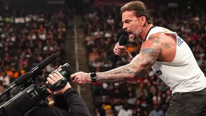 СМ Панк на Raw отправил послание Пэту Макафи и ТКО