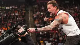 СМ Панк на Raw отправил послание Пэту Макафи и ТКО