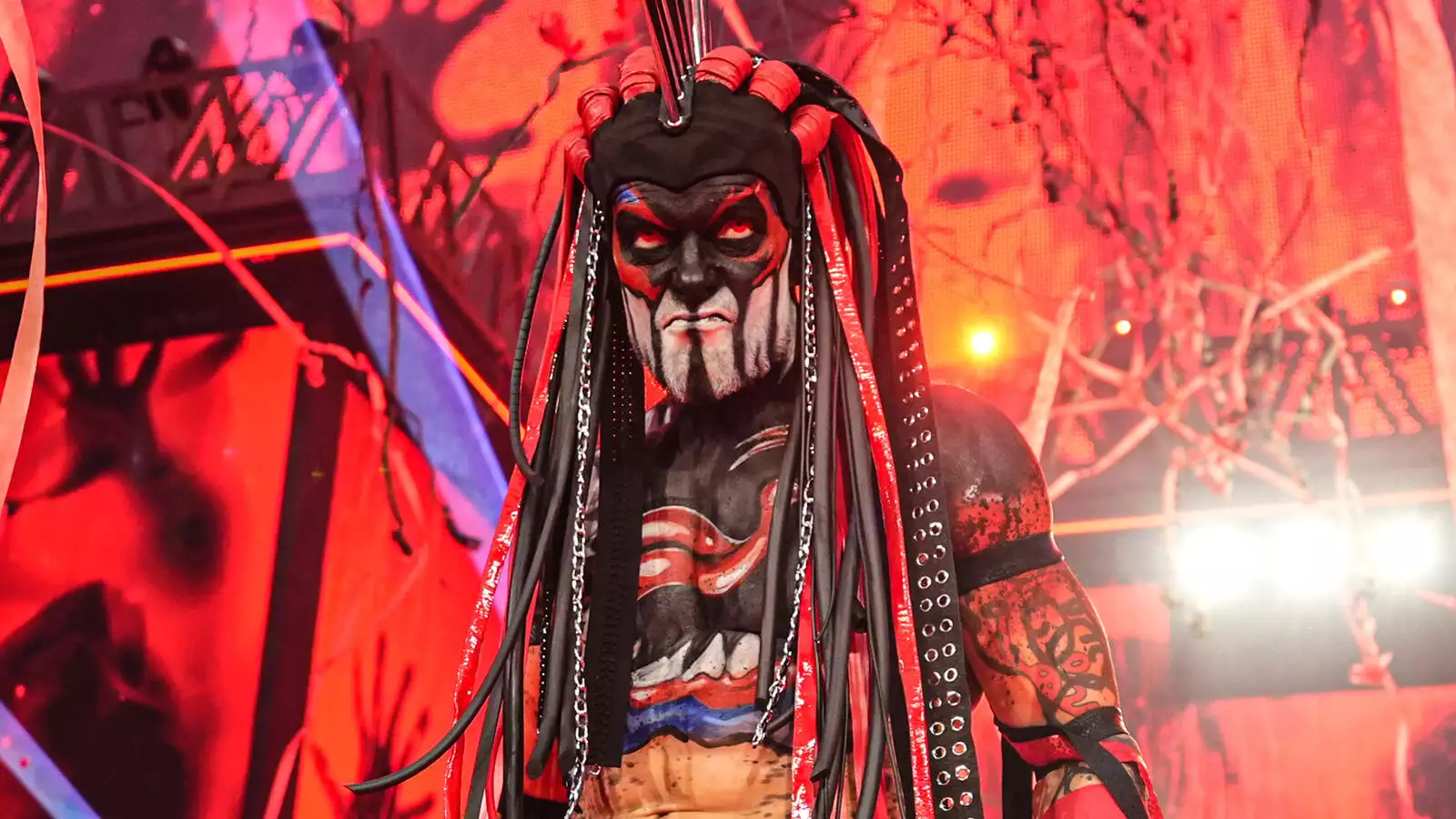 Чем закончилась уличная драка Демона и Доминика Мистерио на WrestleMania 42?