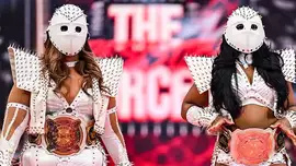 Чем закончился четырёхсторонний матч за женские командные чемпионства на WrestleMania 42?