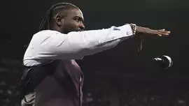 ТОП-10 самых крутых завершений промо броском микрофона во ве...