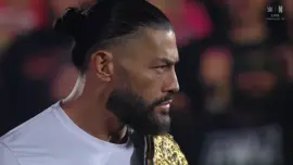 Церемония признания Романа Рейнса состоялась на Raw