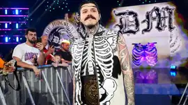 Доминик Мистерио провёл защиту Мега чемпионства ААА на Raw; ...