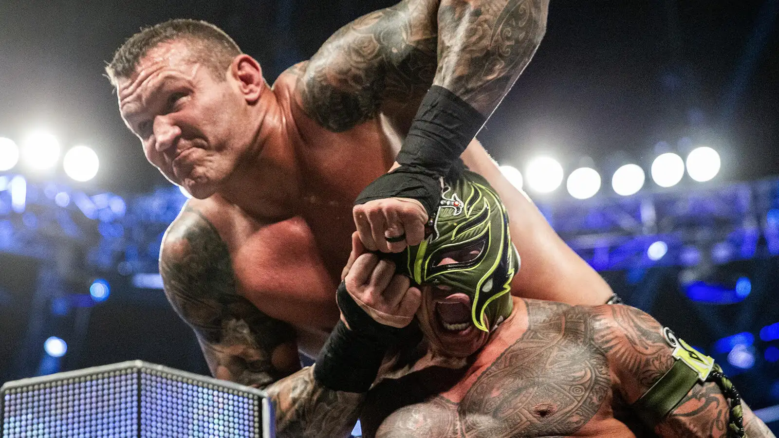 ТОП-10 перешедших черту срываний масок по версии WWE