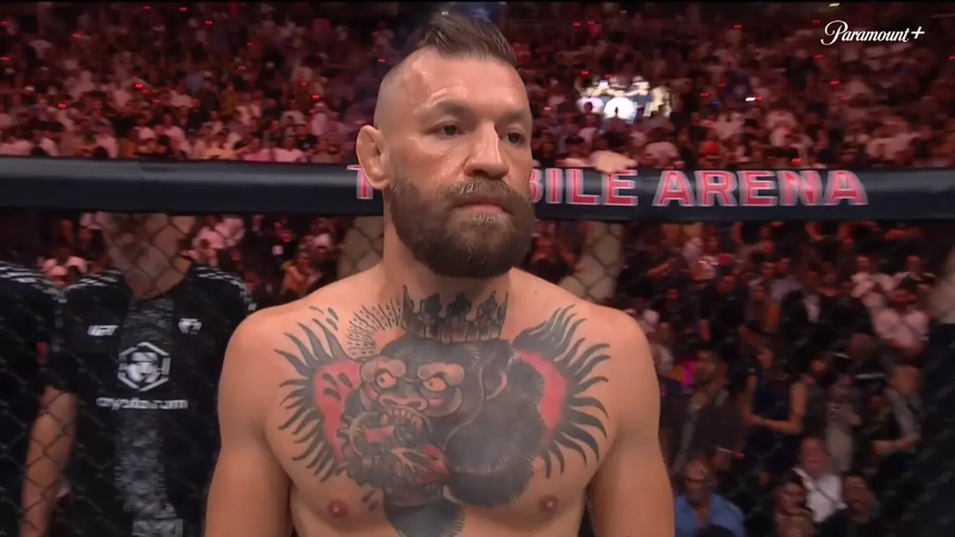 Конор Макгрегор на UFC 329 впервые за 5 лет вернулся к октагон; Бывший рестлер WWE успешно дебютировал в UFC