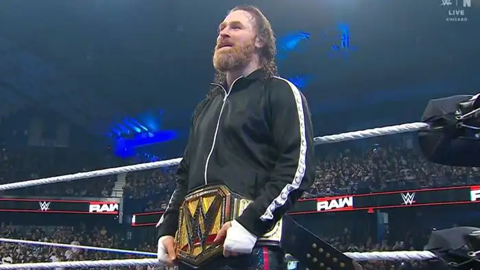 Чем закончилась первая защита неоспоримого чемпионства WWE Сэми Зейна в мейн-ивенте Raw в Чикаго?