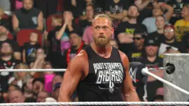Биг Кэсс вернулся в WWE на первом Raw после SummerSlam
