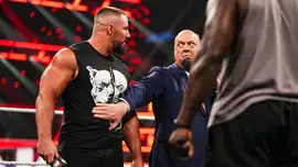 WWE объявили дату матча Брона Брейкера против Оба Феми