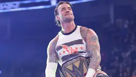 СМ Панк провёл защиту неоспоримого чемпионства WWE на SmackD...