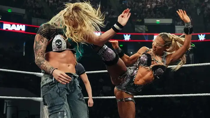 Чем закончился женский квалификационный матч к Money in the Bank на Raw в Бирмингеме?