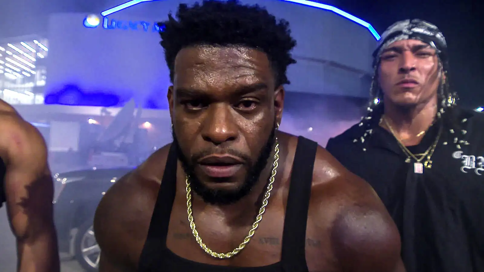 Что произошло в завершающем сегменте с 946 на Raw в Бирмингеме?