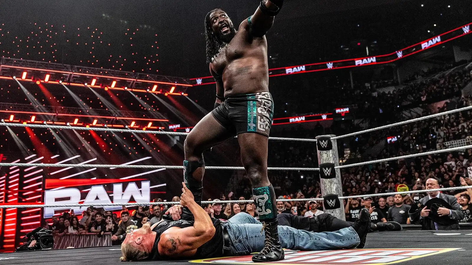 ТОП-10 самых эпичных моментов Оба Феми по версии WWE