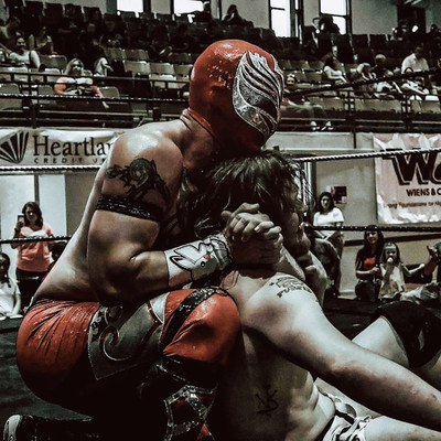 Цифровые инструменты для фанатов рестлинга: где искать скидки на мерч и спецпредложения