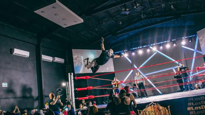 Рейтинги и деньги: как реслинг-шоу 2025 зарабатывают на фанатах и бетторах