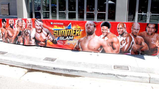SummerSlam 2012 встреча рестлеров с фанатами