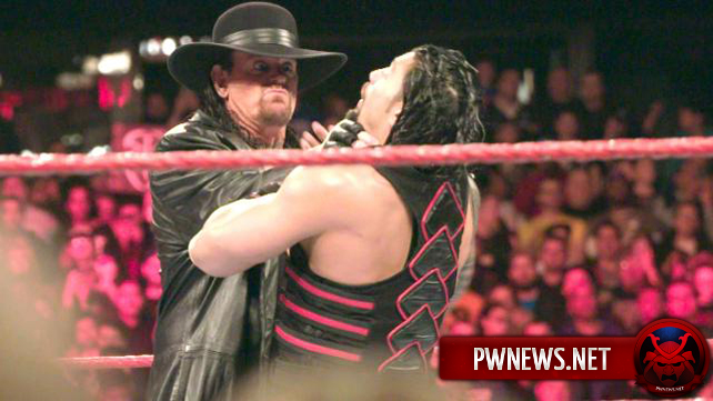 WWE вновь изменили реакцию фанатов на Романа Рейнса на прошедшем RAW