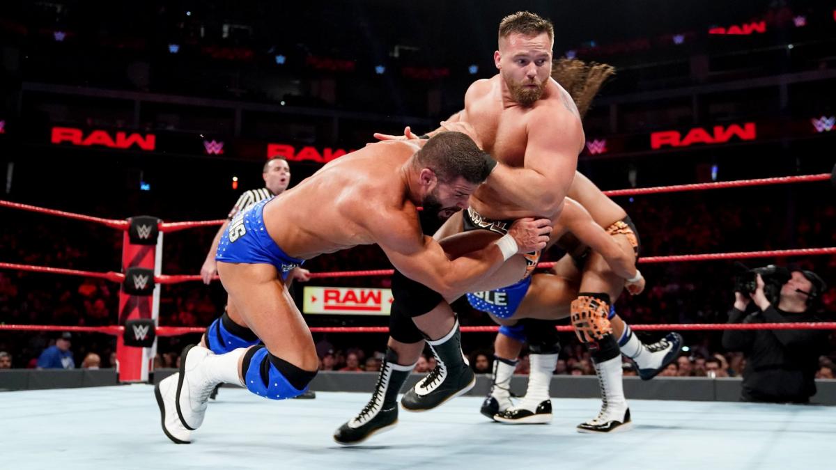 WWE возможно подготовились к долгосрочному титульному сюжету на Raw