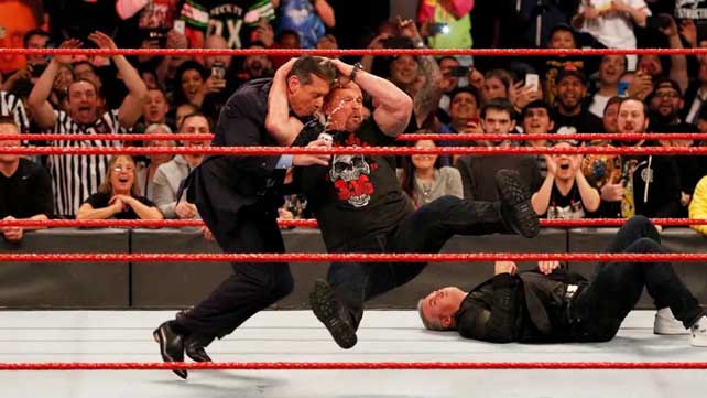 Джону Сине готовили четырехсторонний матч на Wrestlemania; WWE хотят видеть Стива Остина на Wrestlemania 35
